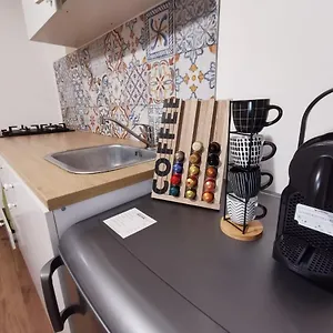 https://casa-del-giglio-city-center.sicilyhotelsitaly.net