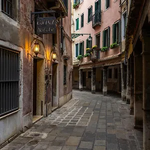 Ca' Del Nobile 3*, Veneza Itália